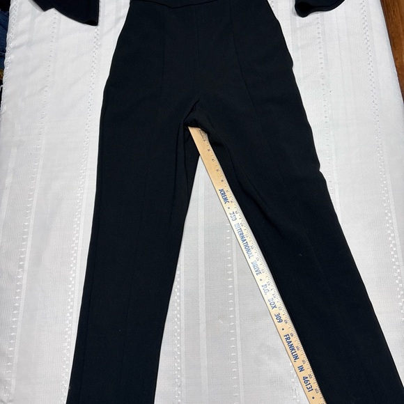 Black Halo~Brooklyn- 3/4 Bell Sleeve Jumpsuit~Size 2 - Picture 13 of 16